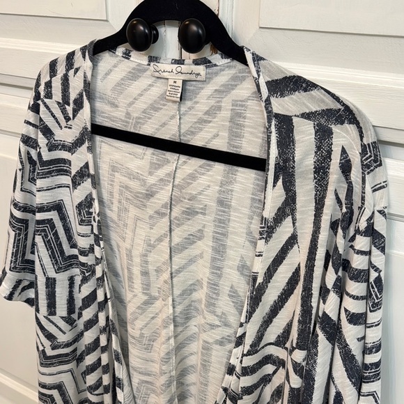 French Laundry Zigzag Patterned Cardigan. Size M. Navy Blue and White. - Picture 3 of 5